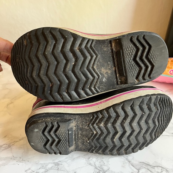 Sorel toddler Girls snow boots. - Picture 8 of 10